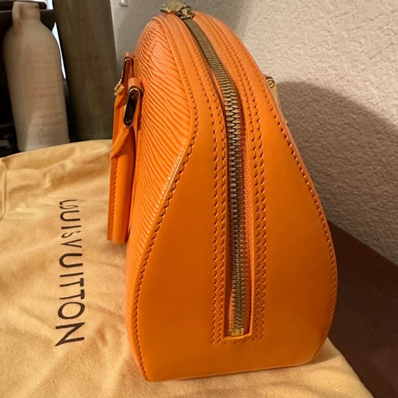 Louis Vuitton Epi Jasmin handbag - Picture 8 of 10